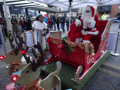 Clay Farm Centre Christmas event: Amanda Nilsson and James Hems with sleigh. Photo: Andrew Roberts, 18 December 2021.